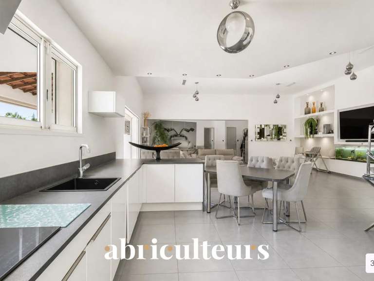 House Septèmes-les-Vallons - 4 bedrooms - 176m²