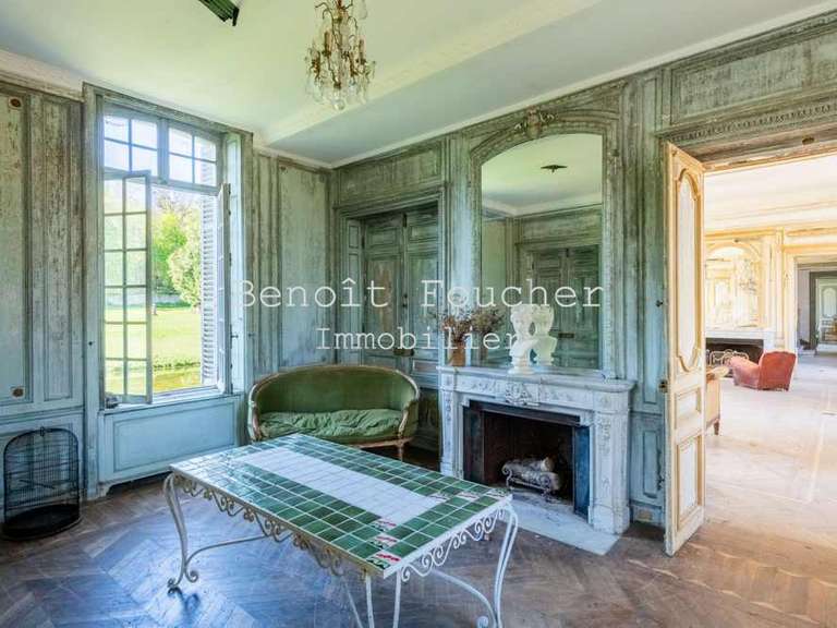 Castle Seraincourt - 12 bedrooms - 800m²