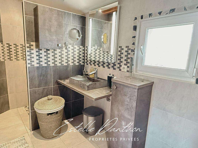 House Sérézin-de-la-Tour - 5 bedrooms
