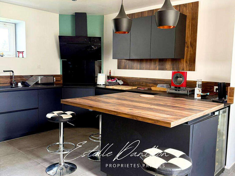 House Sérézin-de-la-Tour - 5 bedrooms