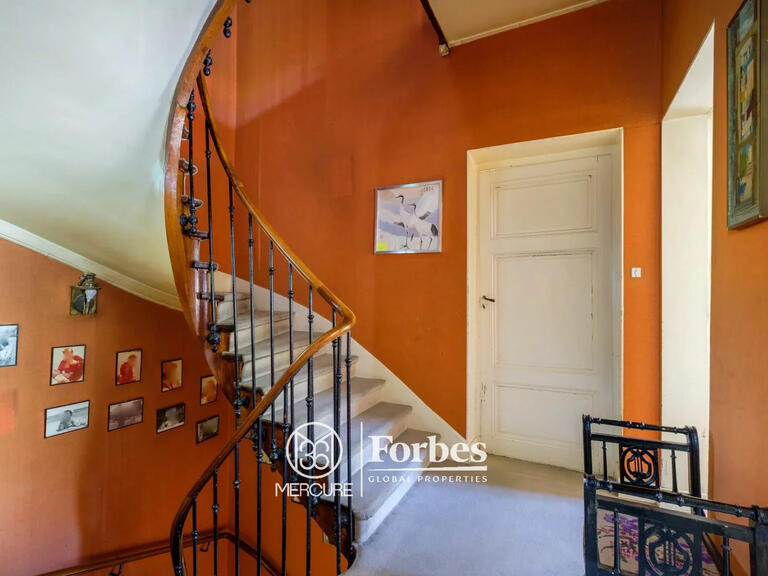 Propriété Sérézin-du-Rhône - 5 chambres - 332m²
