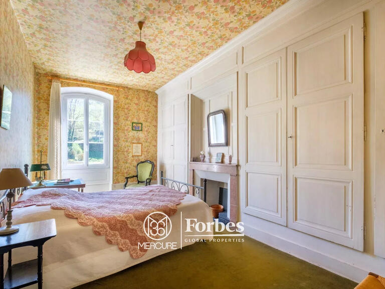 Propriété Sérézin-du-Rhône - 5 chambres - 332m²