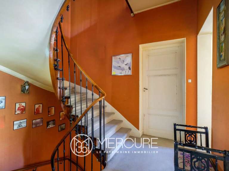 Propriété Sérézin-du-Rhône - 6 chambres - 332m²