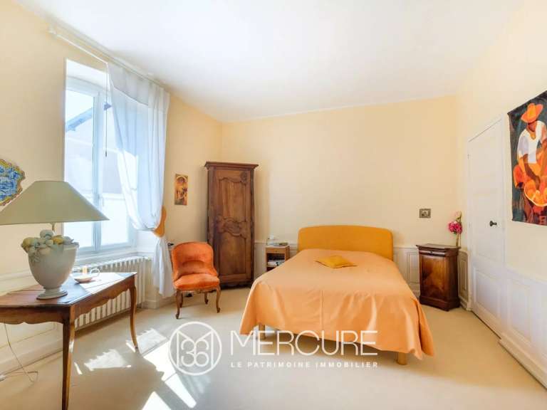 Propriété Sérézin-du-Rhône - 6 chambres - 332m²