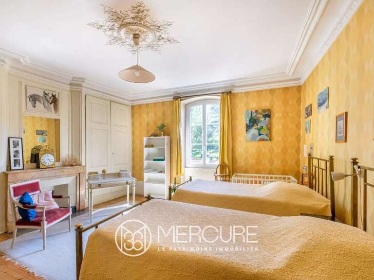 Propriété Sérézin-du-Rhône - 6 chambres - 332m²