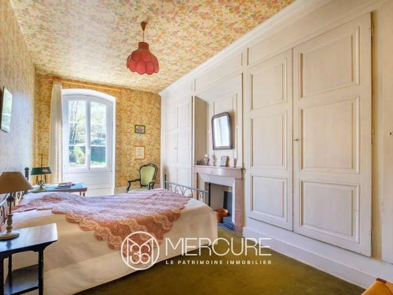 Propriété Sérézin-du-Rhône - 6 chambres - 332m²