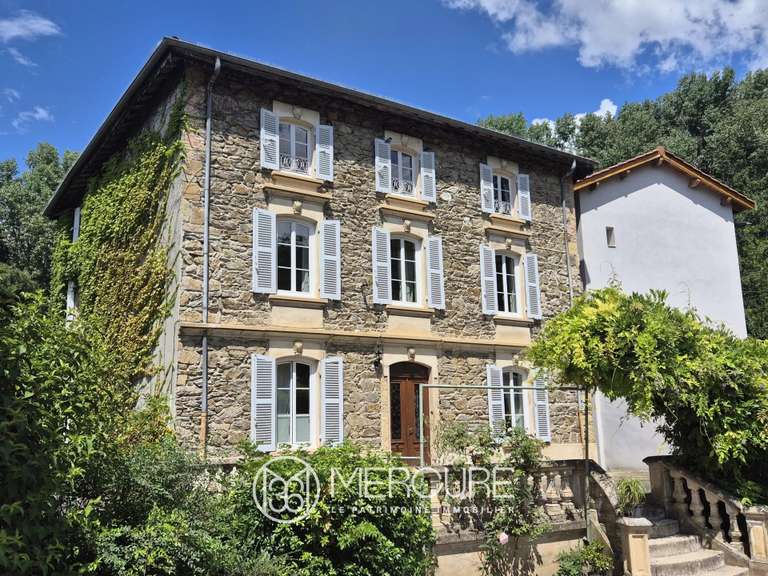 Propriété Sérézin-du-Rhône - 6 chambres - 332m²