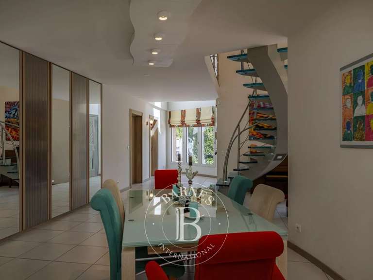 Maison Sergy - 2 chambres - 211m²