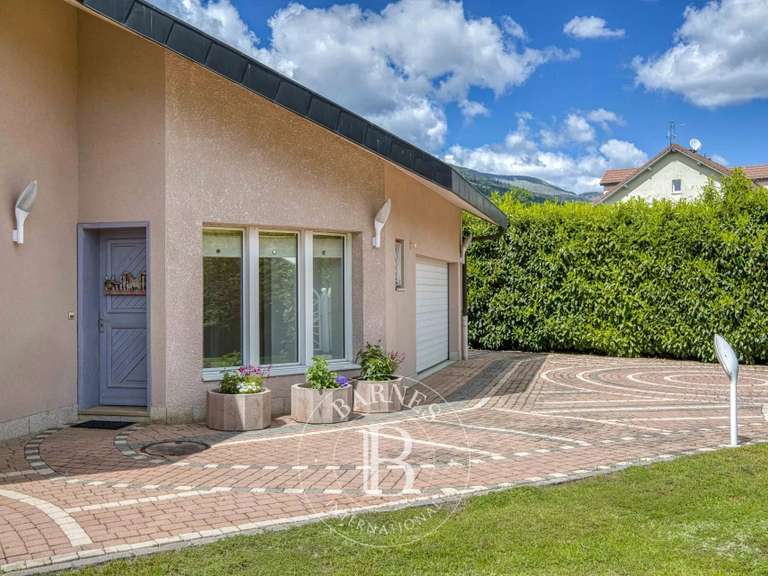 Maison Sergy - 2 chambres - 211m²