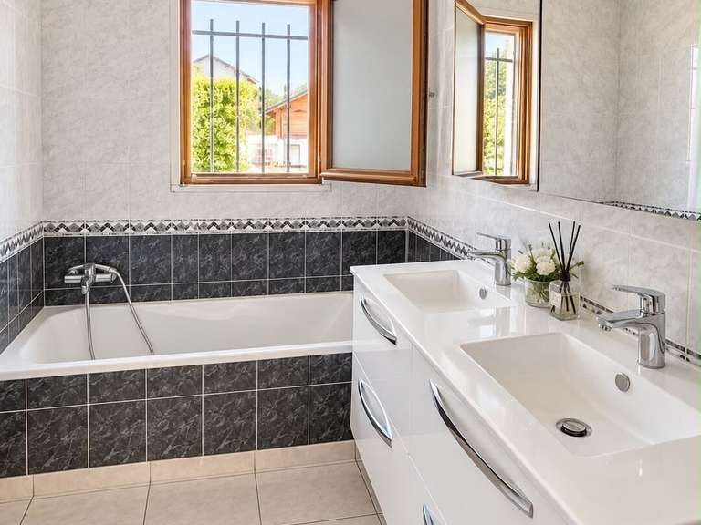 Villa Sergy - 5 chambres - 230m²
