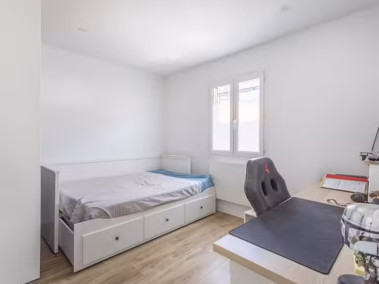 Maison Sérignan-du-Comtat - 4 chambres - 163m²
