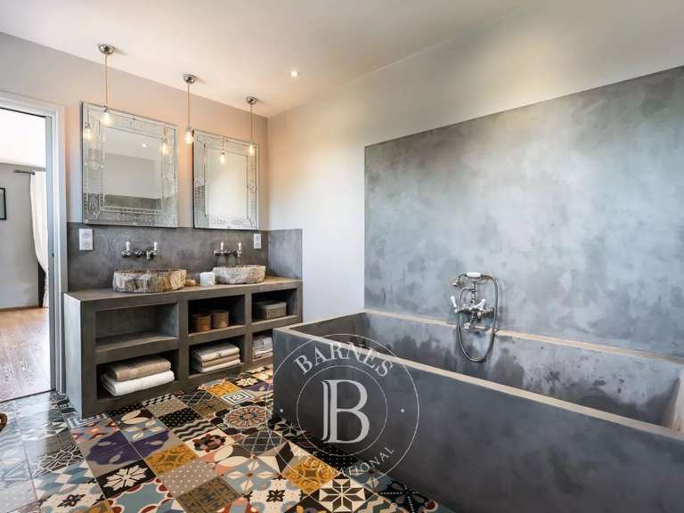 Villa Serra-di-Ferro - 7 chambres - 379m²