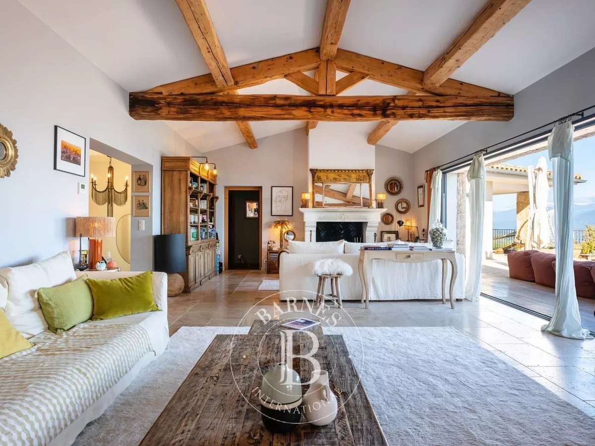 Villa Serra-di-Ferro