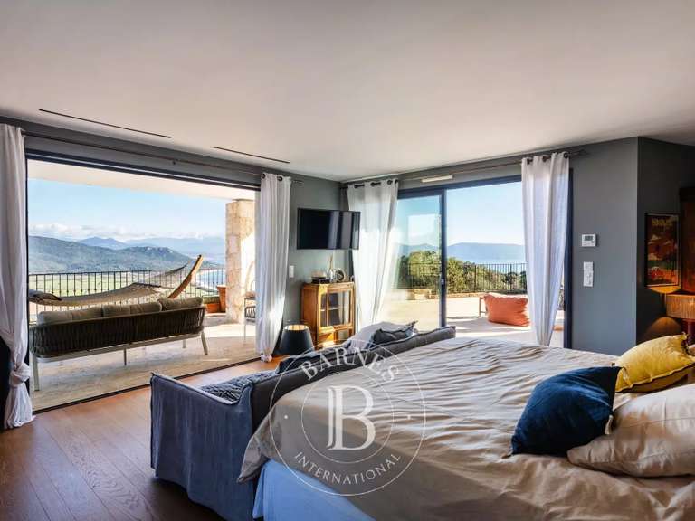 Villa Serra-di-Ferro - 7 chambres - 379m²