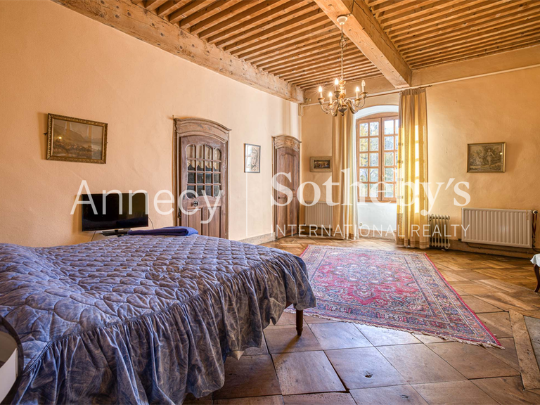 Château Serrières-en-Chautagne - 10 chambres - 700m²