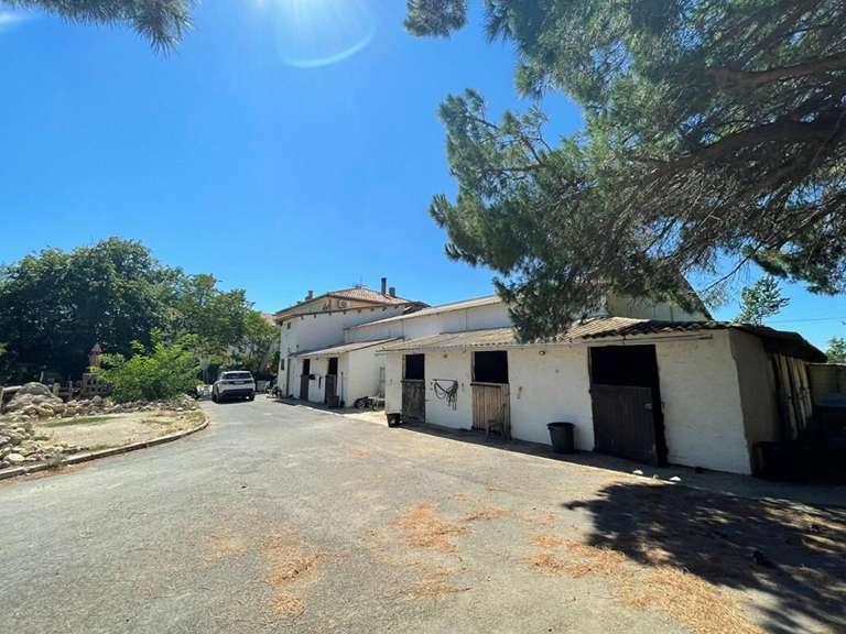 House Servian - 8 bedrooms