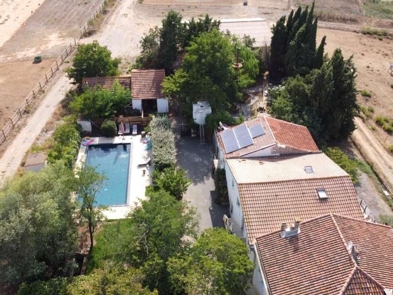 House Servian - 8 bedrooms