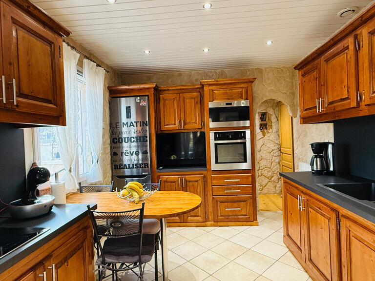 Maison Serviers-et-Labaume - 6 chambres - 250m²