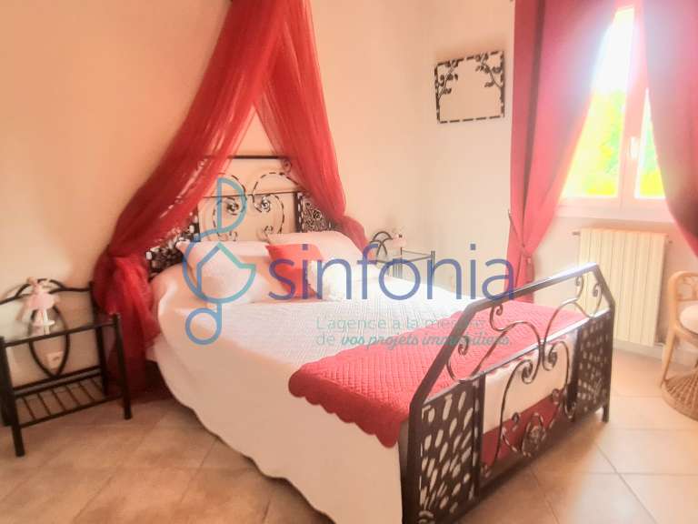 Maison Serviers-et-Labaume - 6 chambres - 250m²