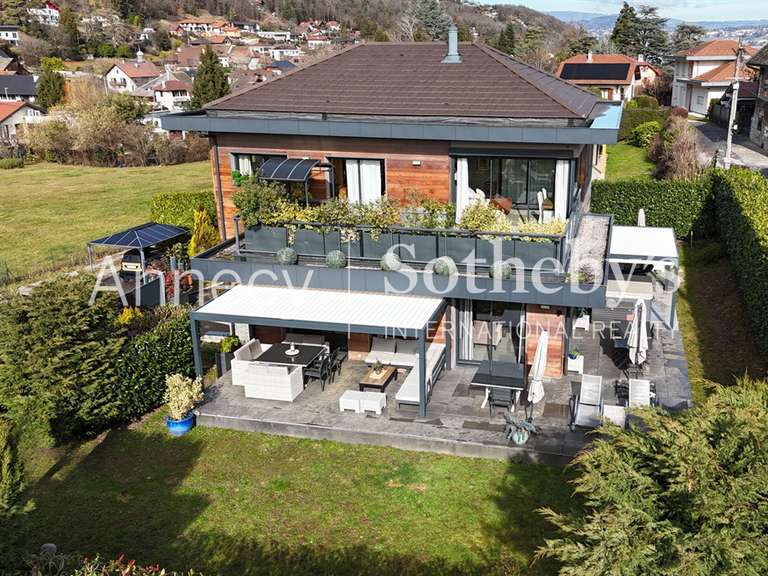 Maison Sévrier - 5 chambres - 272m²