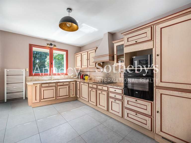 Maison Sévrier - 5 chambres - 380m²
