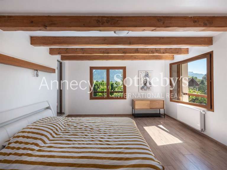 Maison Sévrier - 5 chambres - 380m²
