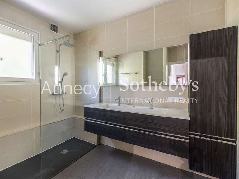 Maison Sévrier - 5 chambres - 380m²