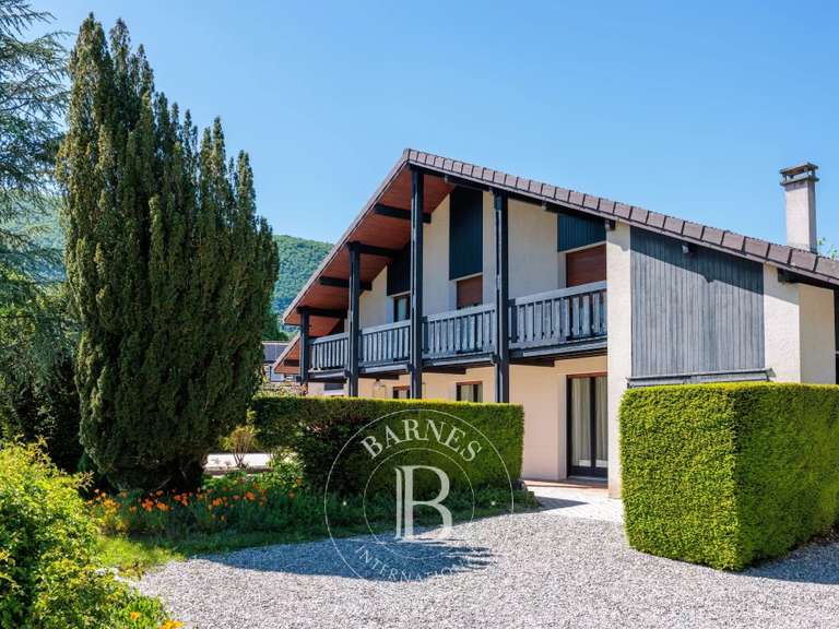 Maison Sévrier - 6 chambres - 216m²