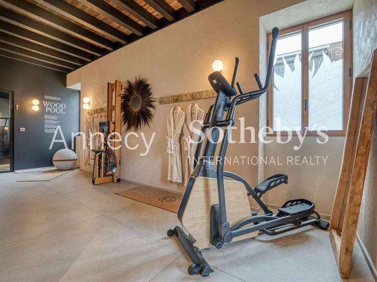 Maison Sévrier - 3 chambres - 303m²