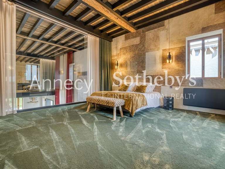 Maison Sévrier - 3 chambres - 303m²