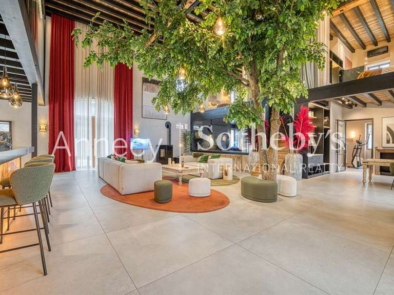 Maison Sévrier - 3 chambres - 303m²
