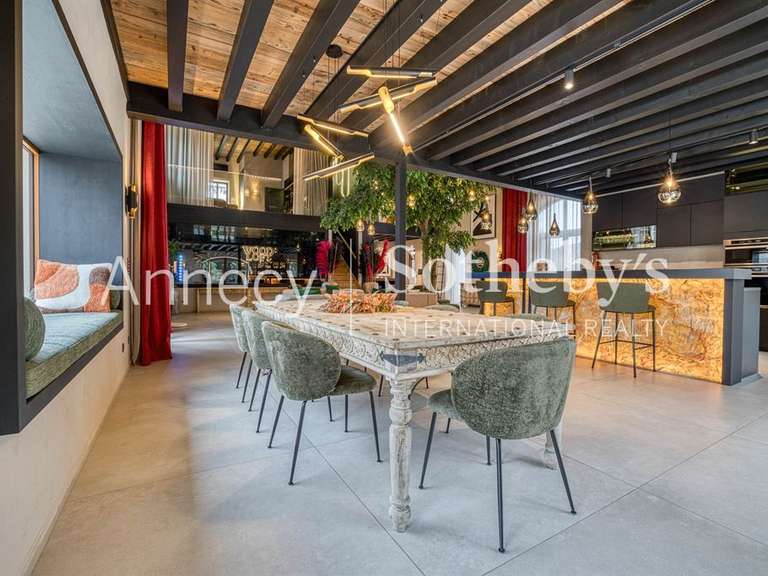 Maison Sévrier - 3 chambres - 303m²