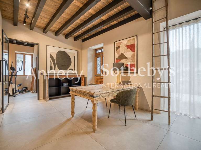 Maison Sévrier - 3 chambres - 303m²