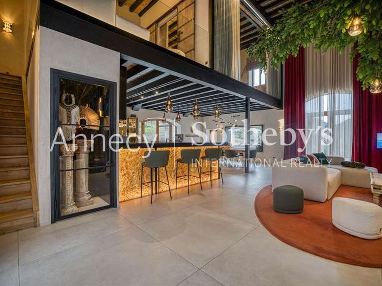 Maison Sévrier - 3 chambres - 303m²