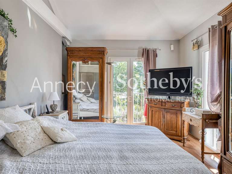 Maison Sévrier - 3 chambres - 196m²