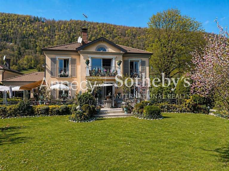 Maison Sévrier - 2 chambres - 180m²