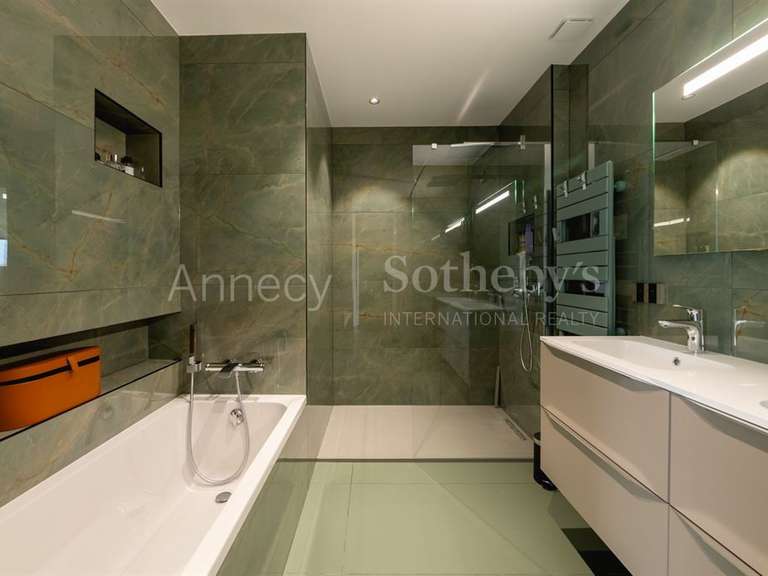 Maison Sévrier - 4 chambres - 295m²