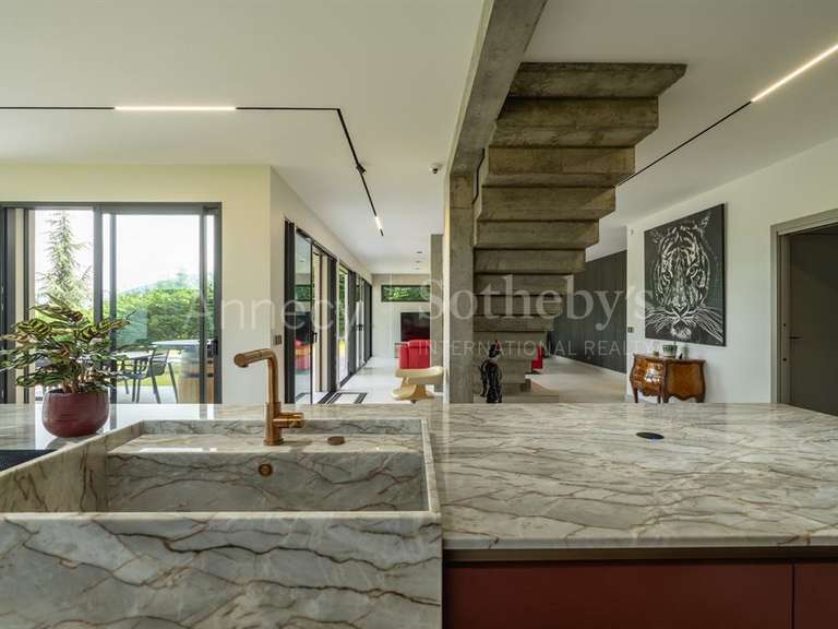 Maison Sévrier - 4 chambres - 295m²