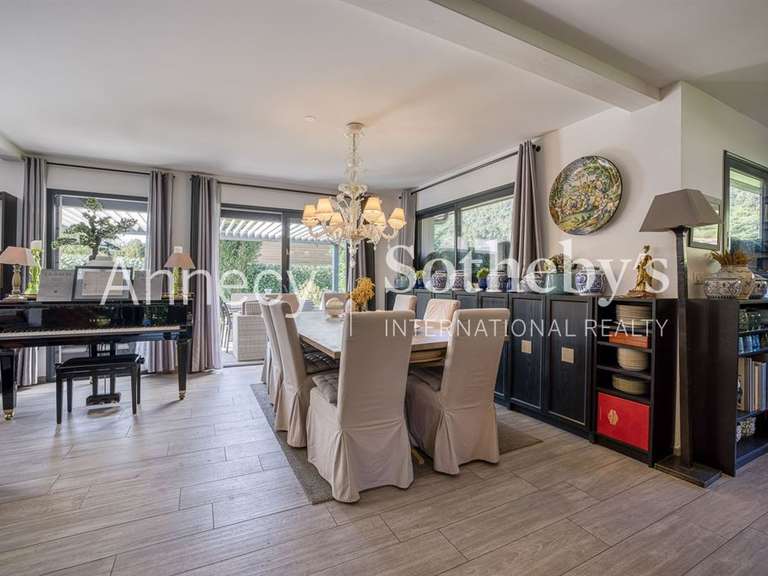 Maison Sévrier - 5 chambres - 272m²