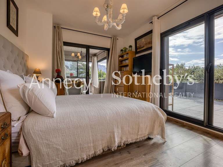 Maison Sévrier - 5 chambres - 272m²