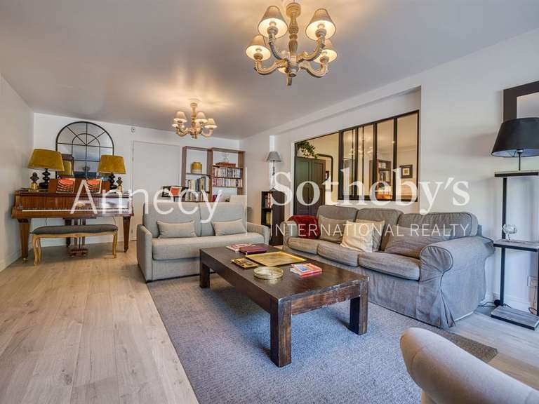 Maison Sévrier - 5 chambres - 272m²