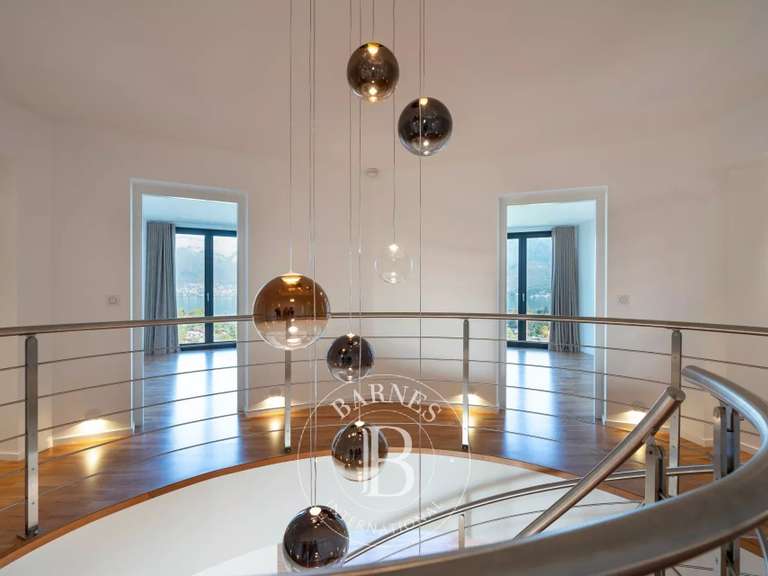 Villa Sévrier - 5 chambres - 330m²