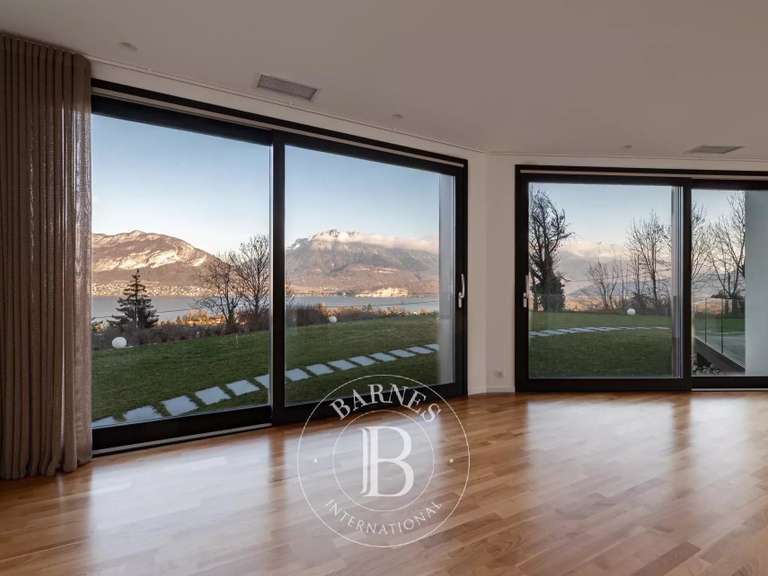 Villa Sévrier - 5 chambres - 330m²