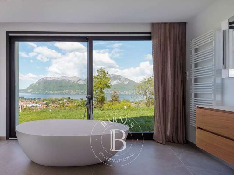 Villa Sévrier - 5 chambres - 330m²