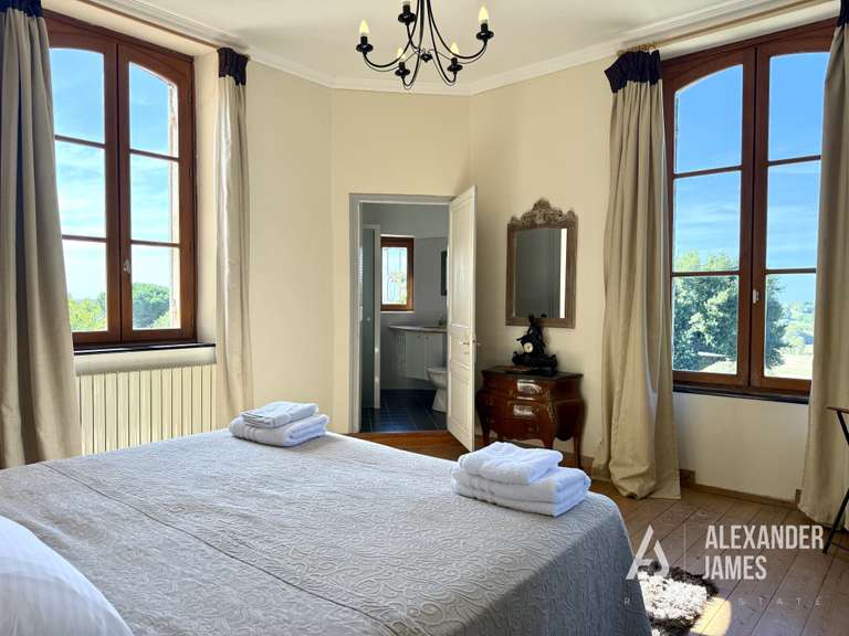 Château Seyches - 5 chambres - 288m²
