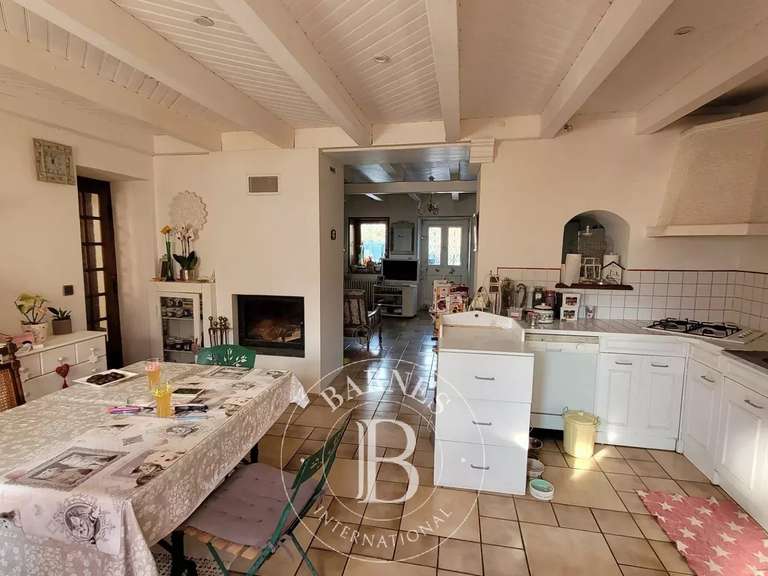 Maison Seynod - 2 chambres - 311m²