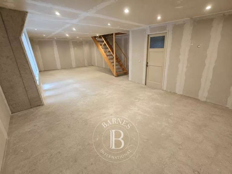 Maison Seynod - 2 chambres - 311m²