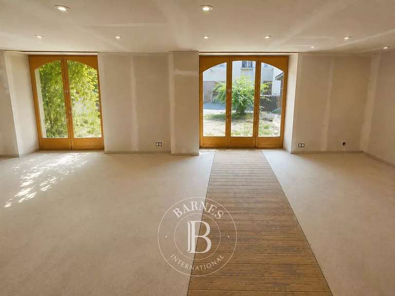 Maison Seynod - 2 chambres - 311m²