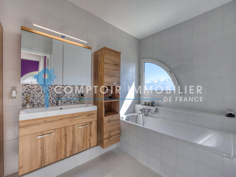 Maison Seyssinet-Pariset - 4 chambres - 205m²