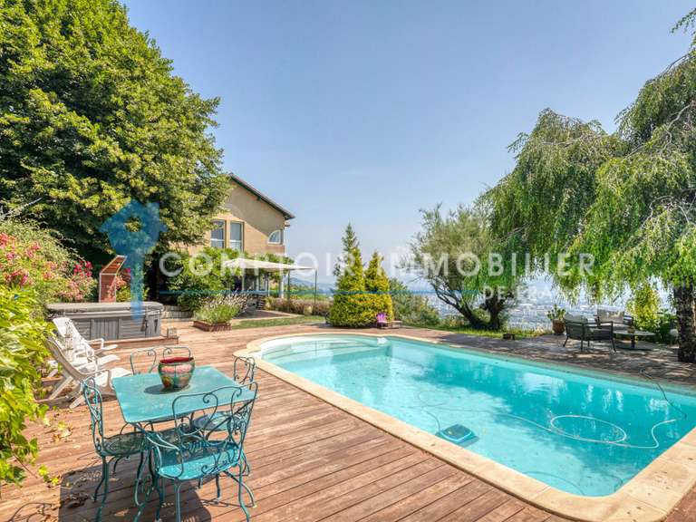 Villa Seyssins - 4 chambres - 205m²